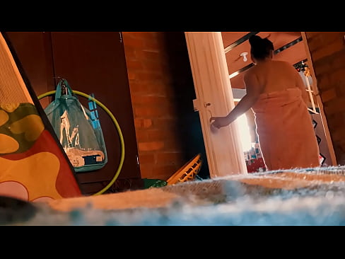 ❤️ Kuv txiv ntxawm raws kuv mus da dej, nws fucks kuv thaum kuv da dej. Sex video  ntawm hmn.superpornpics.ru%  ❌️ Ib